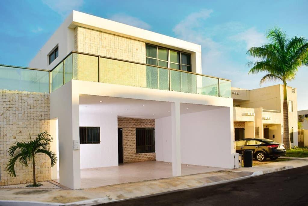 메리다 Casa Hector, Con Jacuzzi, Cerca Del Foro Gnp. 빌라 외부 사진