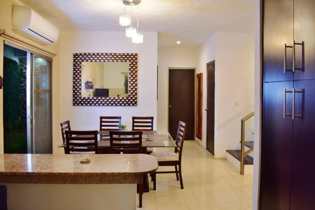 메리다 Casa Hector, Con Jacuzzi, Cerca Del Foro Gnp. 빌라 외부 사진