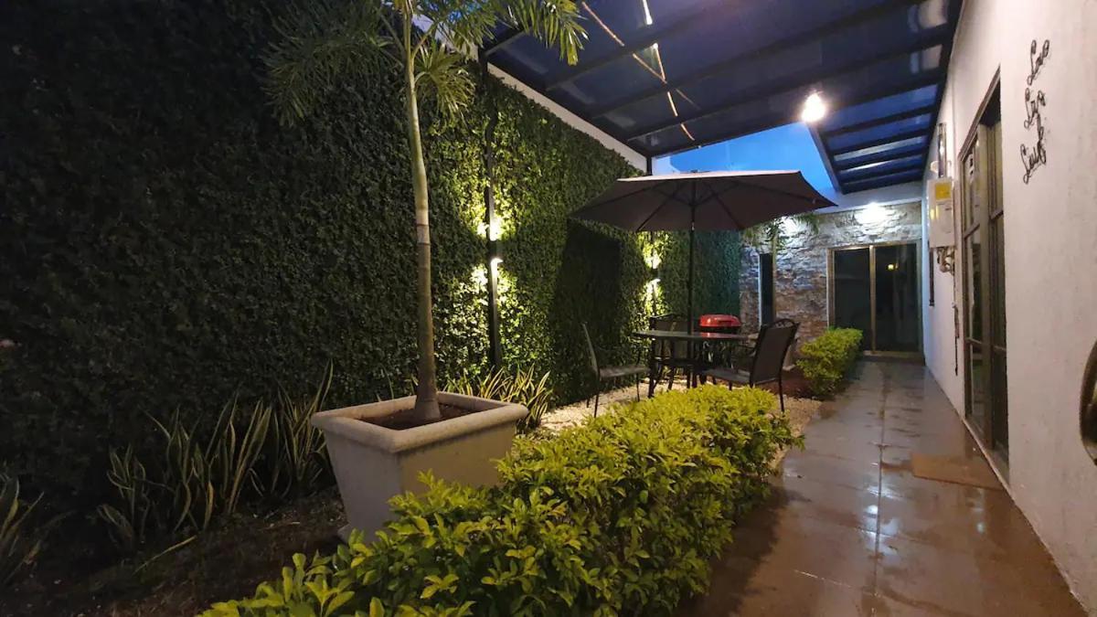메리다 Casa Hector, Con Jacuzzi, Cerca Del Foro Gnp. 빌라 외부 사진