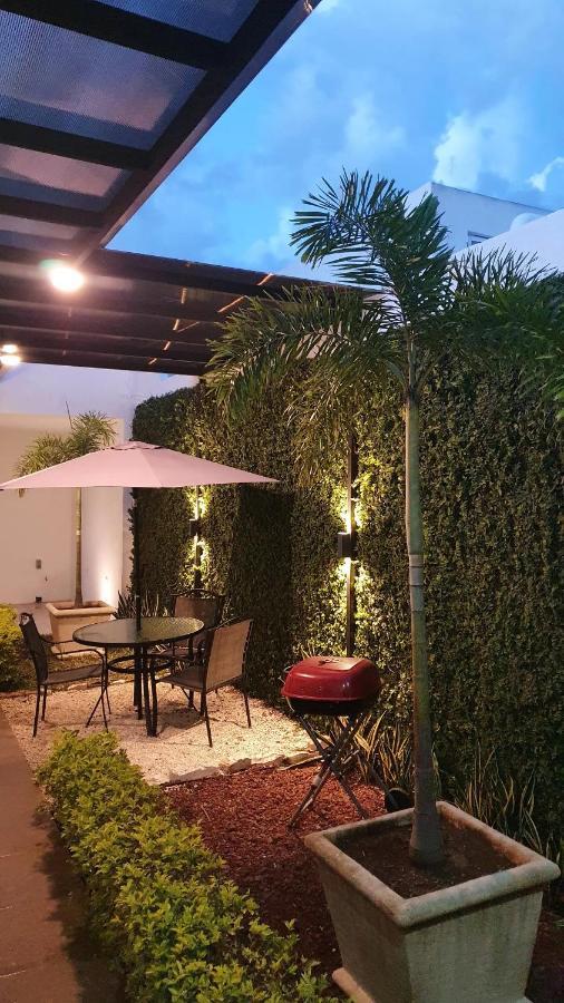 메리다 Casa Hector, Con Jacuzzi, Cerca Del Foro Gnp. 빌라 외부 사진