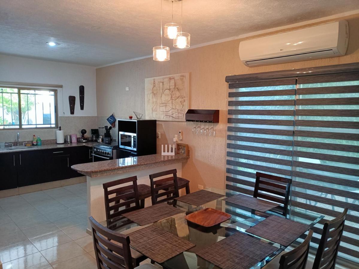 메리다 Casa Hector, Con Jacuzzi, Cerca Del Foro Gnp. 빌라 외부 사진