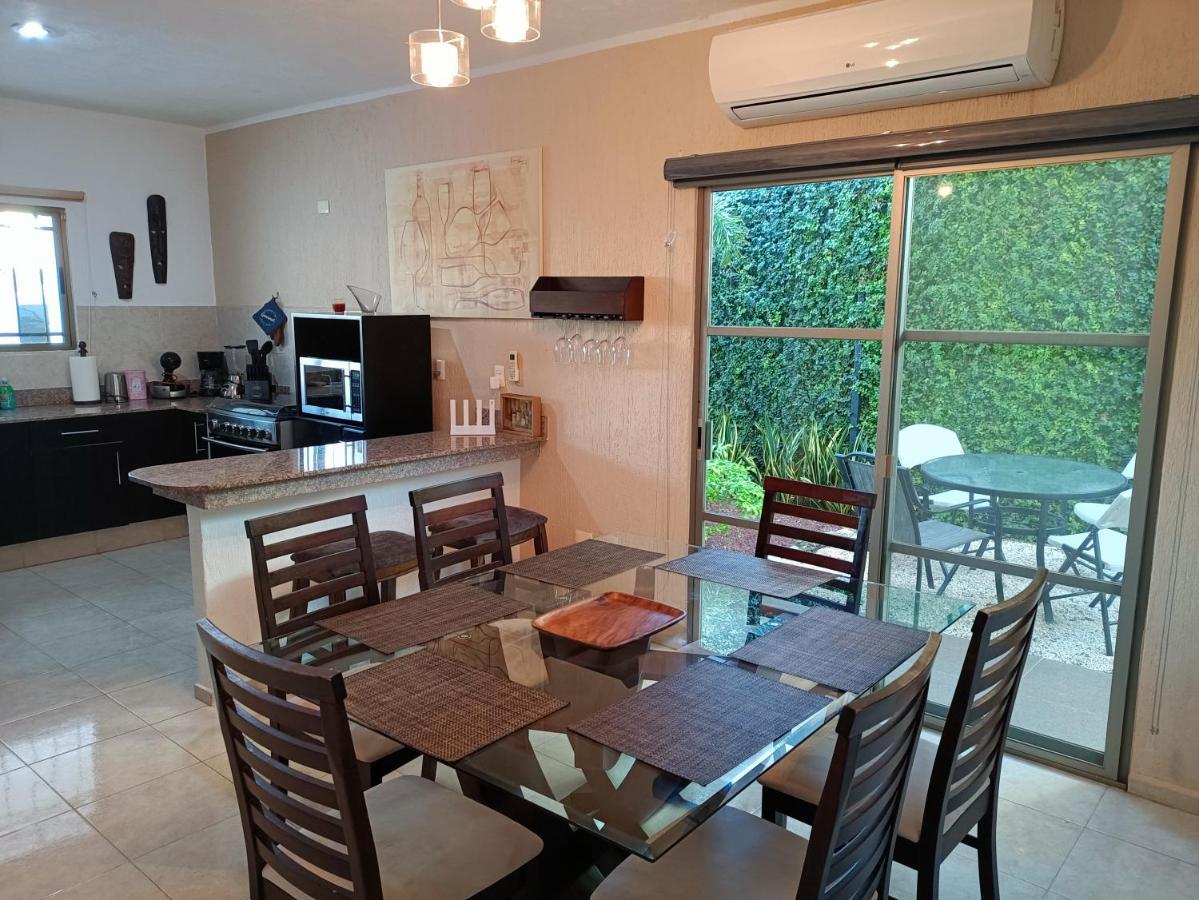 메리다 Casa Hector, Con Jacuzzi, Cerca Del Foro Gnp. 빌라 외부 사진